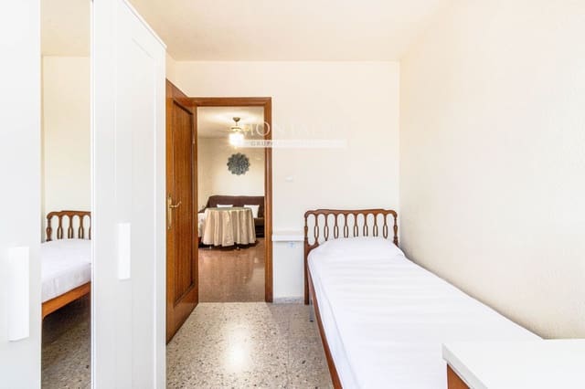 Piso de 4 habitaciones en Angustias - Chana - Encina, Granada ciudad en alquiler - 850 € (Ref: 9542084)