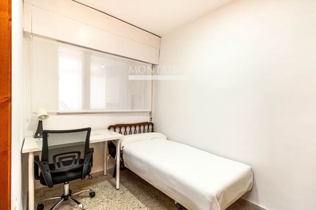 Piso de 4 habitaciones en Angustias - Chana - Encina, Granada ciudad en alquiler - 850 € (Ref: 9542084)