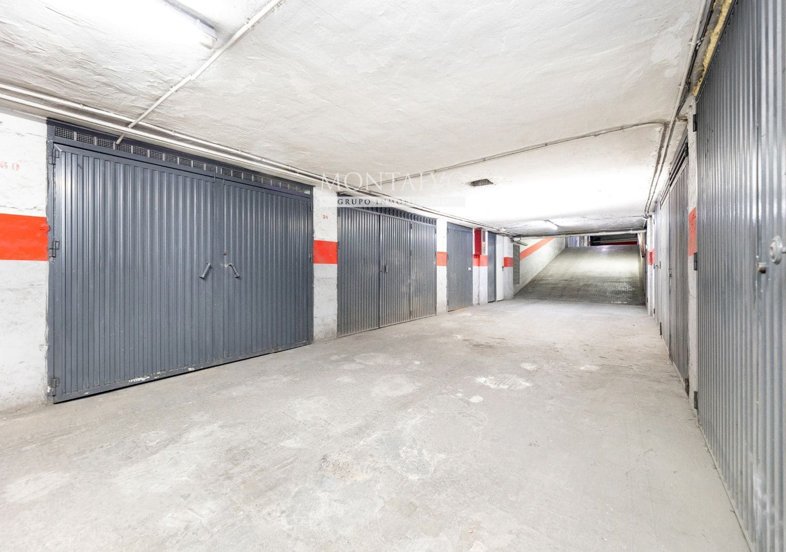 Garage till salu i Granada stad - 19 900 € (Ref: 9553180)