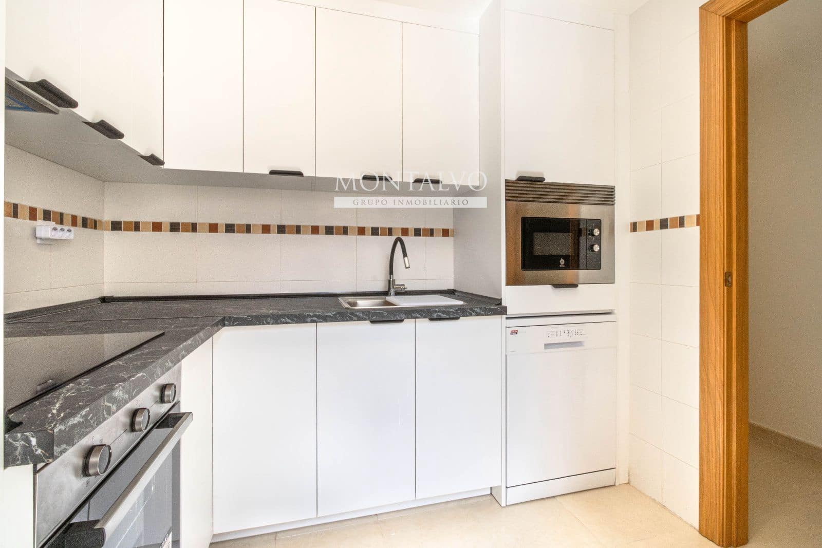 3 sovrum Lägenhet att hyra i Churriana de la Vega - 750 € (Ref: 9570111)