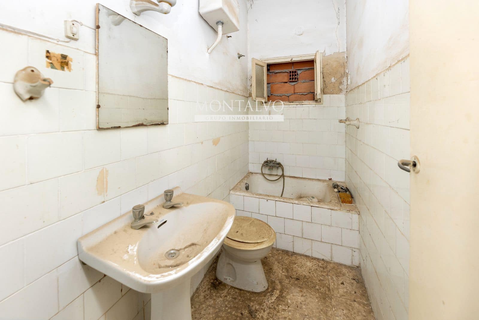 2 makuuhuone Huvila myytävänä paikassa Atarfe - 79 000 € (Ref: 9579192)