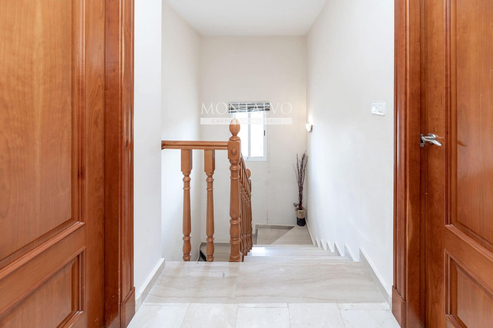 4 makuuhuone Huvila myytävänä paikassa Gojar mukana uima-altaan 
autotalli - 330 000 € (Ref: 9593151)