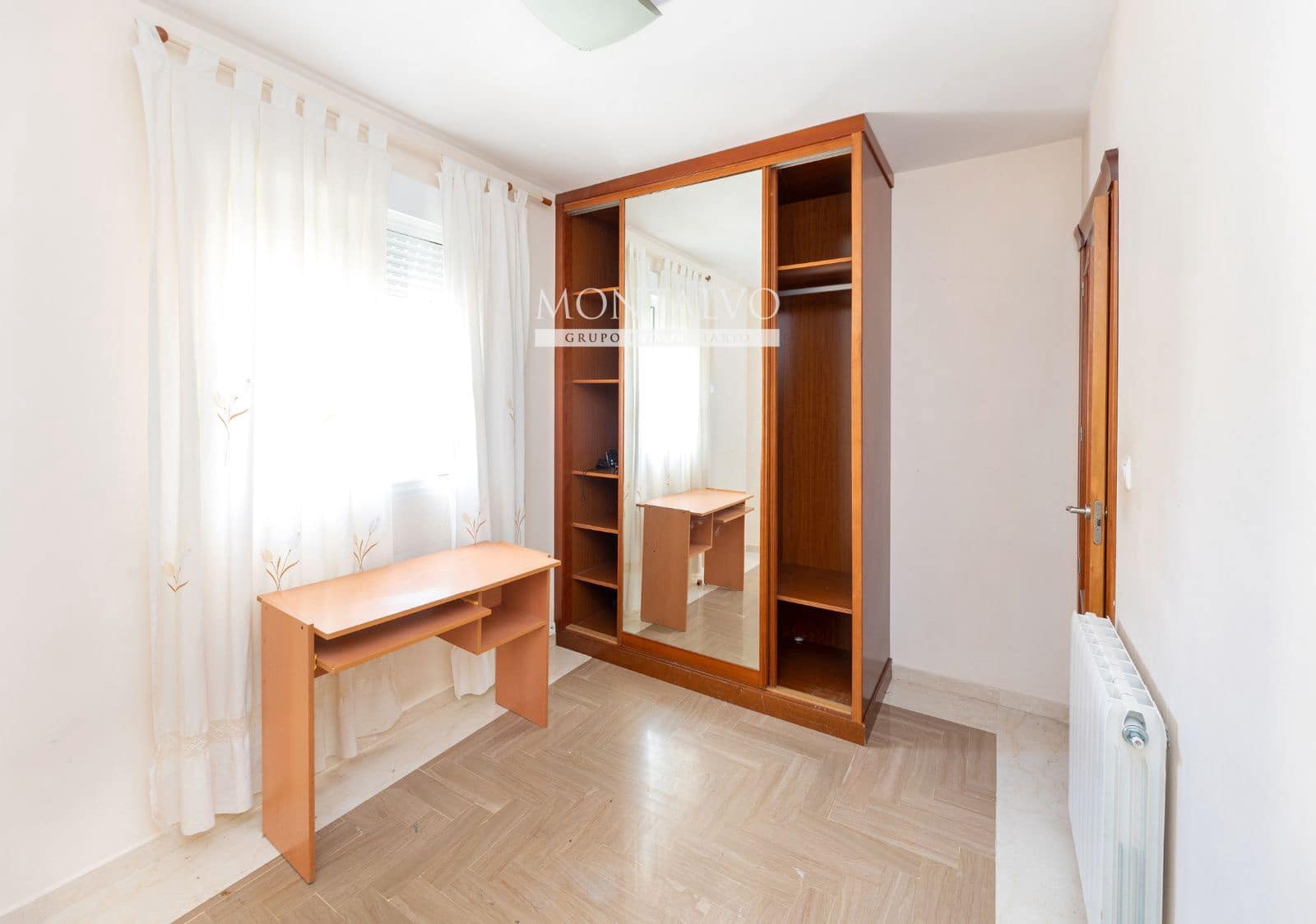 4 makuuhuone Huvila myytävänä paikassa Gojar mukana uima-altaan 
autotalli - 330 000 € (Ref: 9593151)