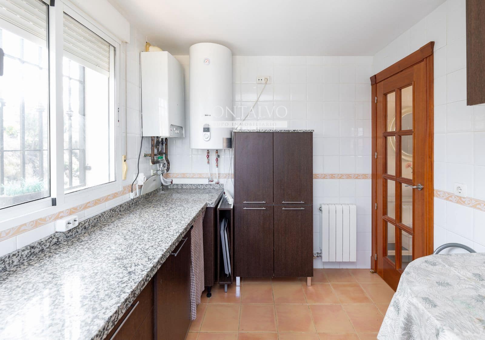 4 makuuhuone Huvila myytävänä paikassa Gojar mukana uima-altaan 
autotalli - 330 000 € (Ref: 9593151)