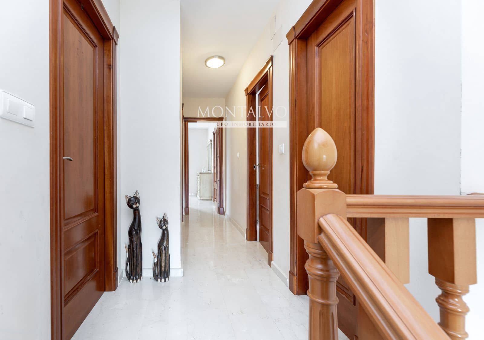 4 makuuhuone Huvila myytävänä paikassa Gojar mukana uima-altaan 
autotalli - 330 000 € (Ref: 9593151)