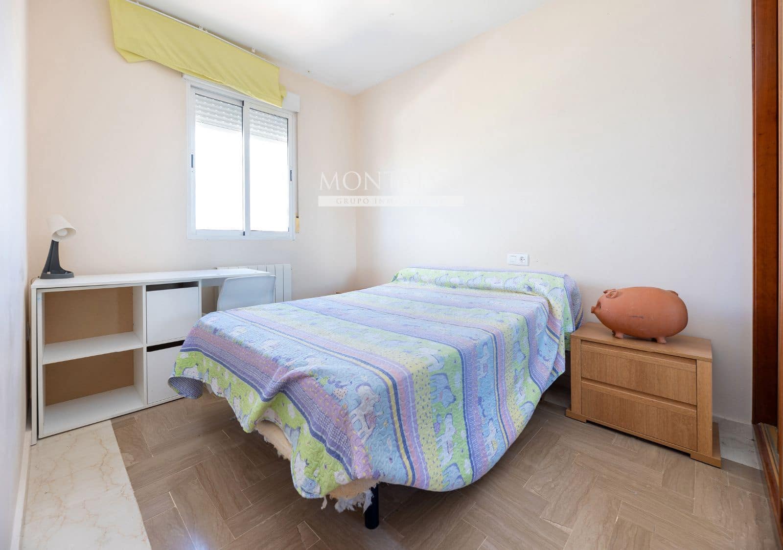 4 makuuhuone Huvila myytävänä paikassa Gojar mukana uima-altaan 
autotalli - 330 000 € (Ref: 9593151)