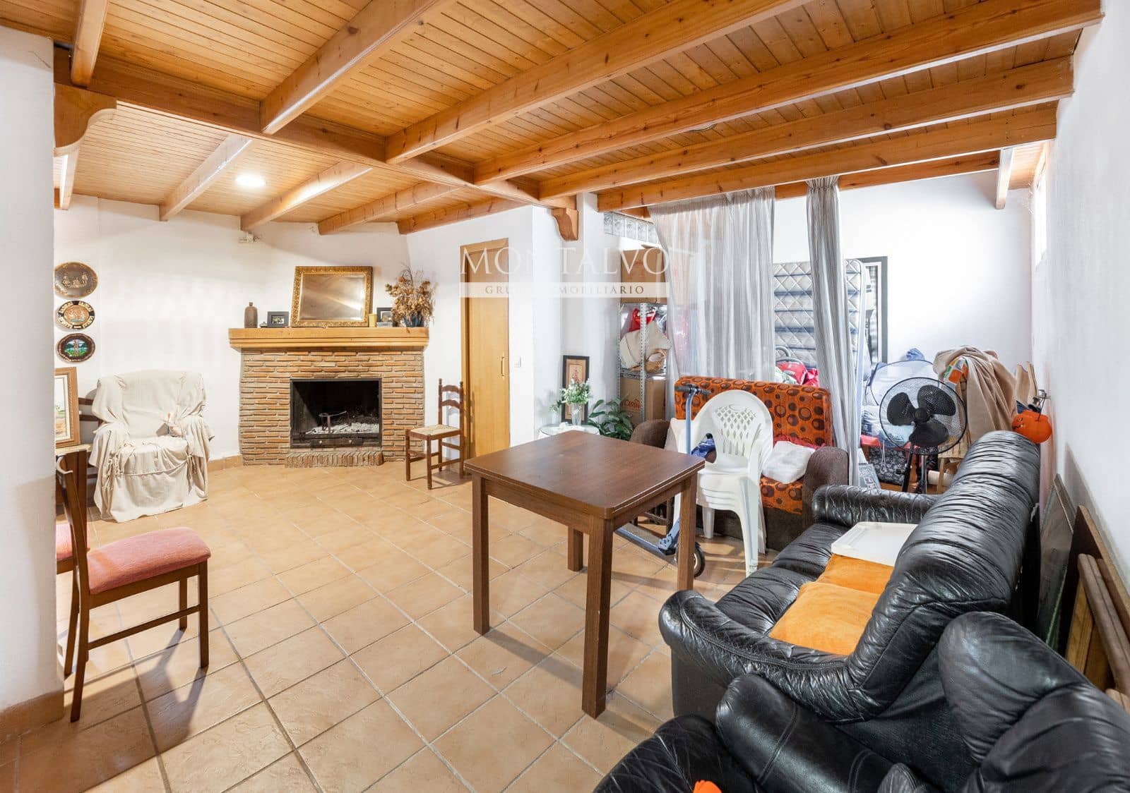 4 makuuhuone Huvila myytävänä paikassa Gojar mukana uima-altaan 
autotalli - 330 000 € (Ref: 9593151)