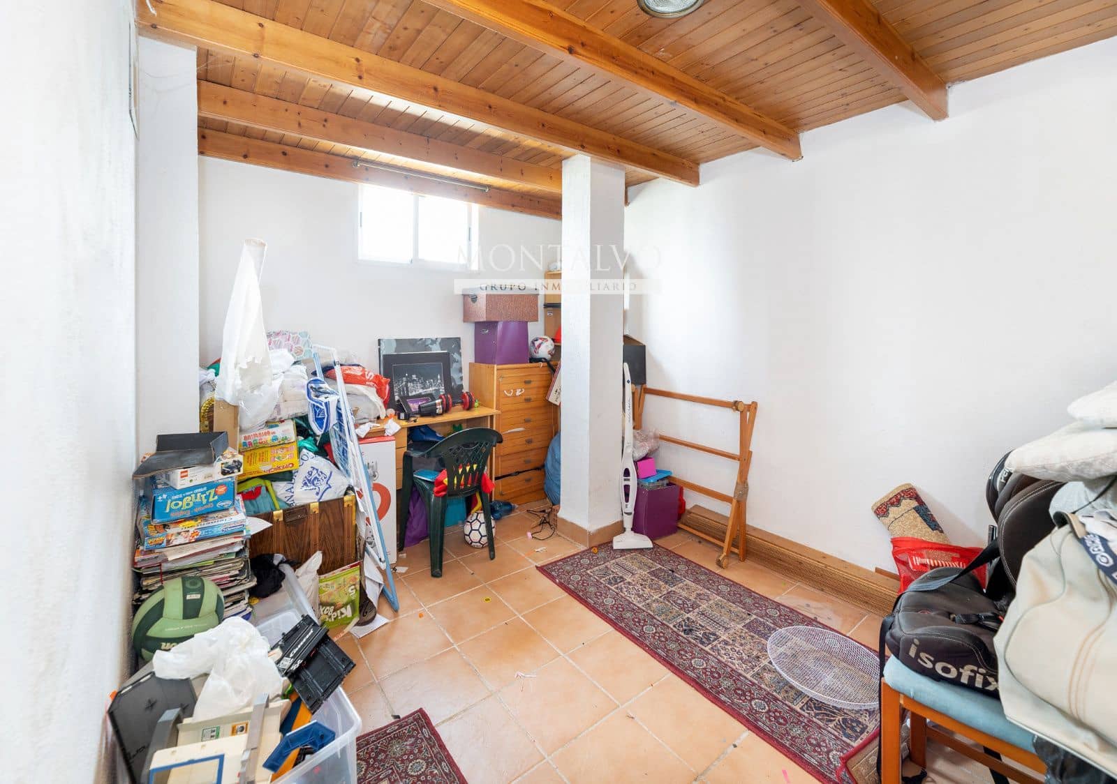 4 makuuhuone Huvila myytävänä paikassa Gojar mukana uima-altaan 
autotalli - 330 000 € (Ref: 9593151)