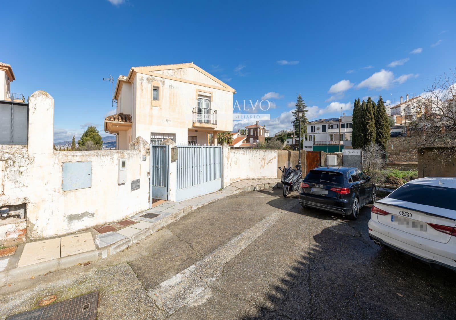 4 bedroom Villa for sale in Gojar with pool garage - € 330,000 (Ref: 9593151)