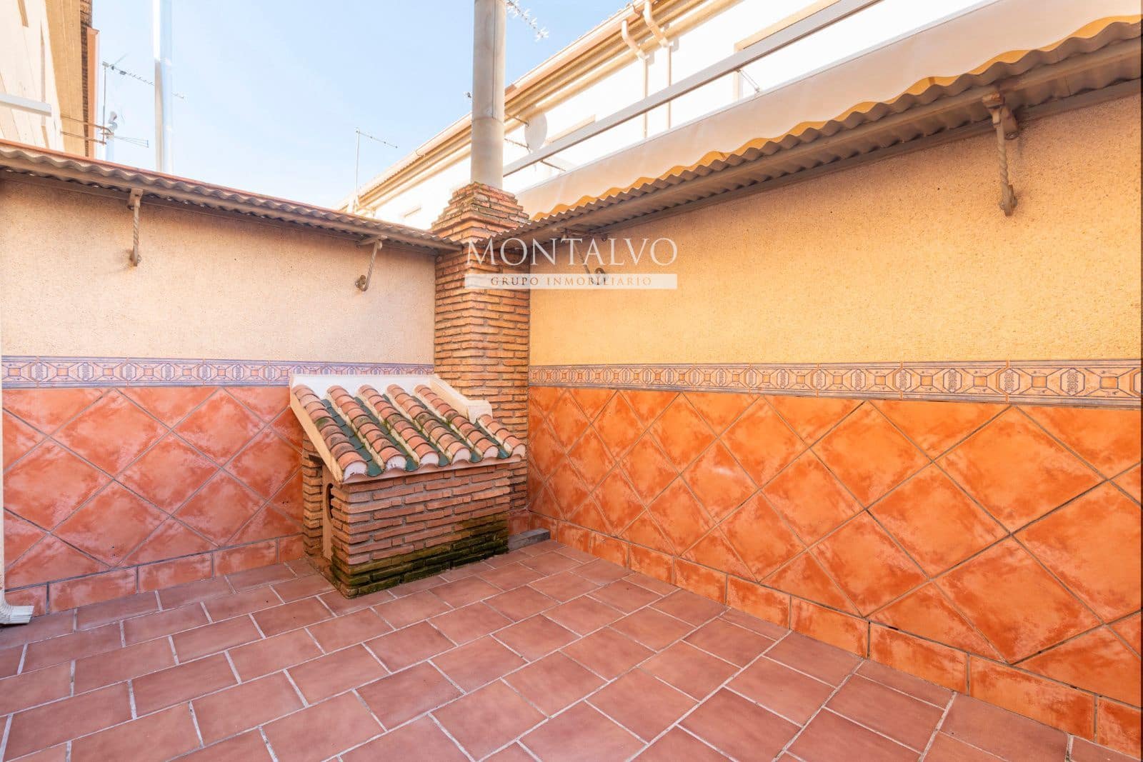 3 makuuhuone Omakotitalo myytävänä paikassa Atarfe - 205 000 € (Ref: 9614474)