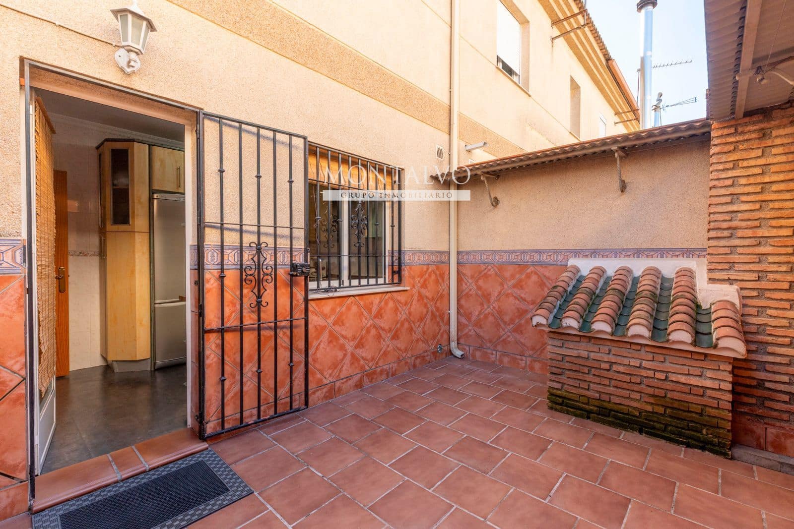 3 makuuhuone Omakotitalo myytävänä paikassa Atarfe - 205 000 € (Ref: 9614474)