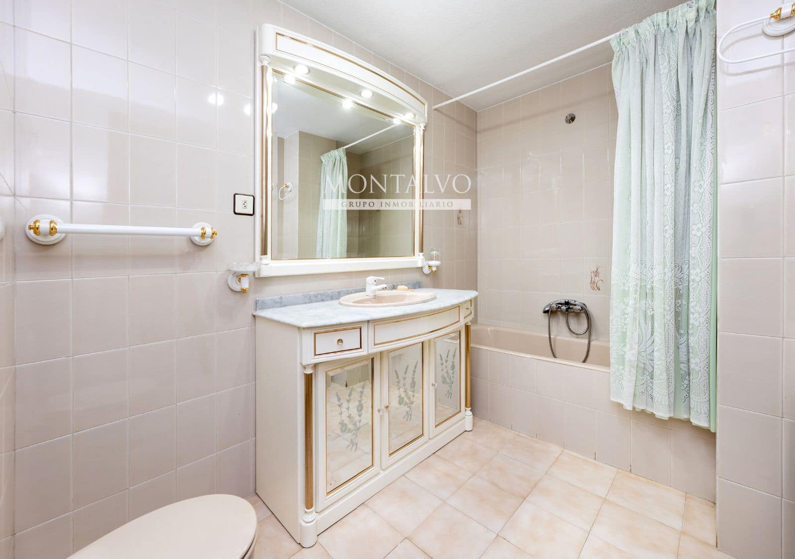 4 soverom Leilighet til salgs i Granada by med svømmebasseng garasje - € 339 000 (Ref: 9631853)