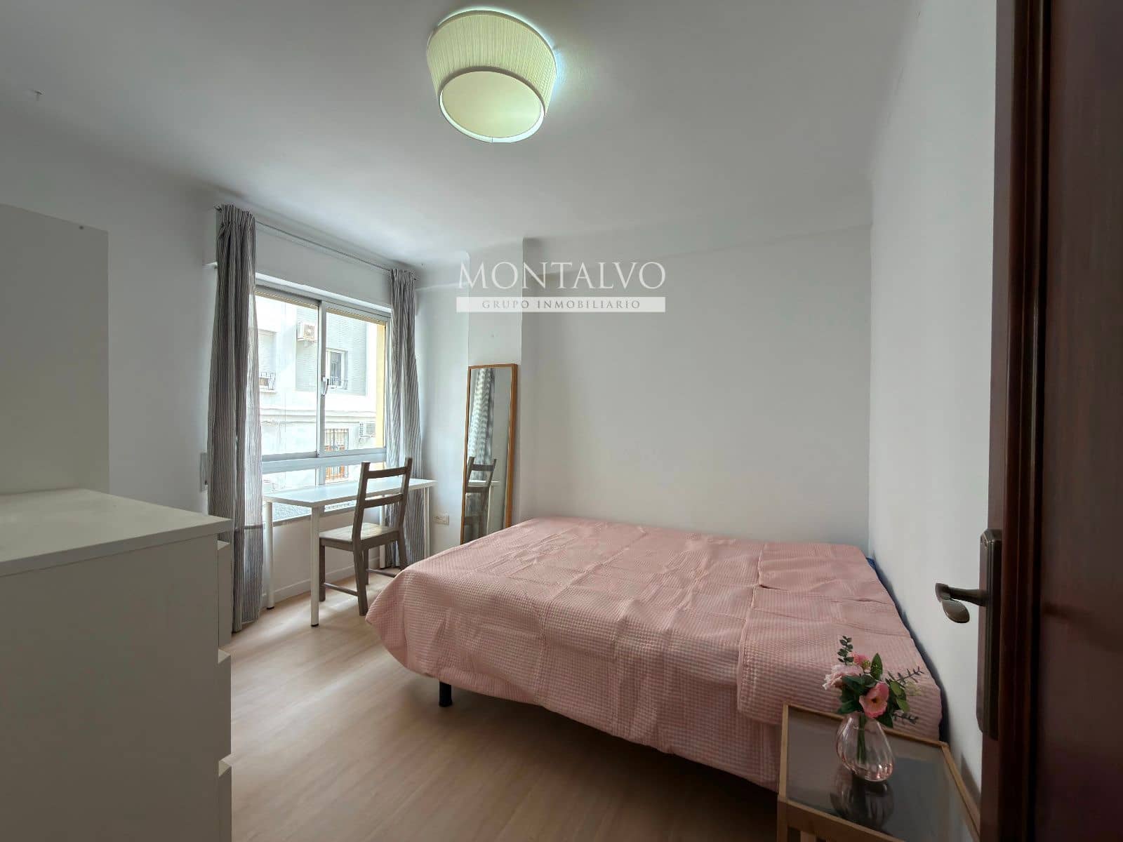 3 quarto Apartamento para arrendar em Malaga cidade - 1 200 € (Ref: 9632828)