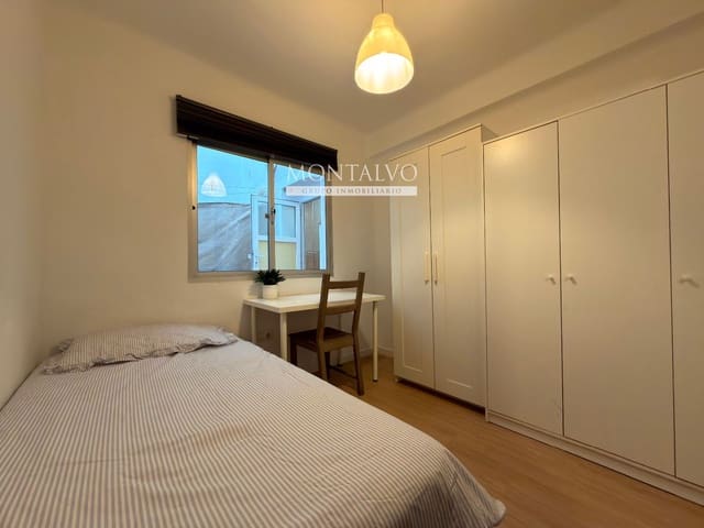 3 quarto Apartamento para arrendar em Cristo de la Epidemia, Málaga cidade - 1 200 € (Ref: 9632828)