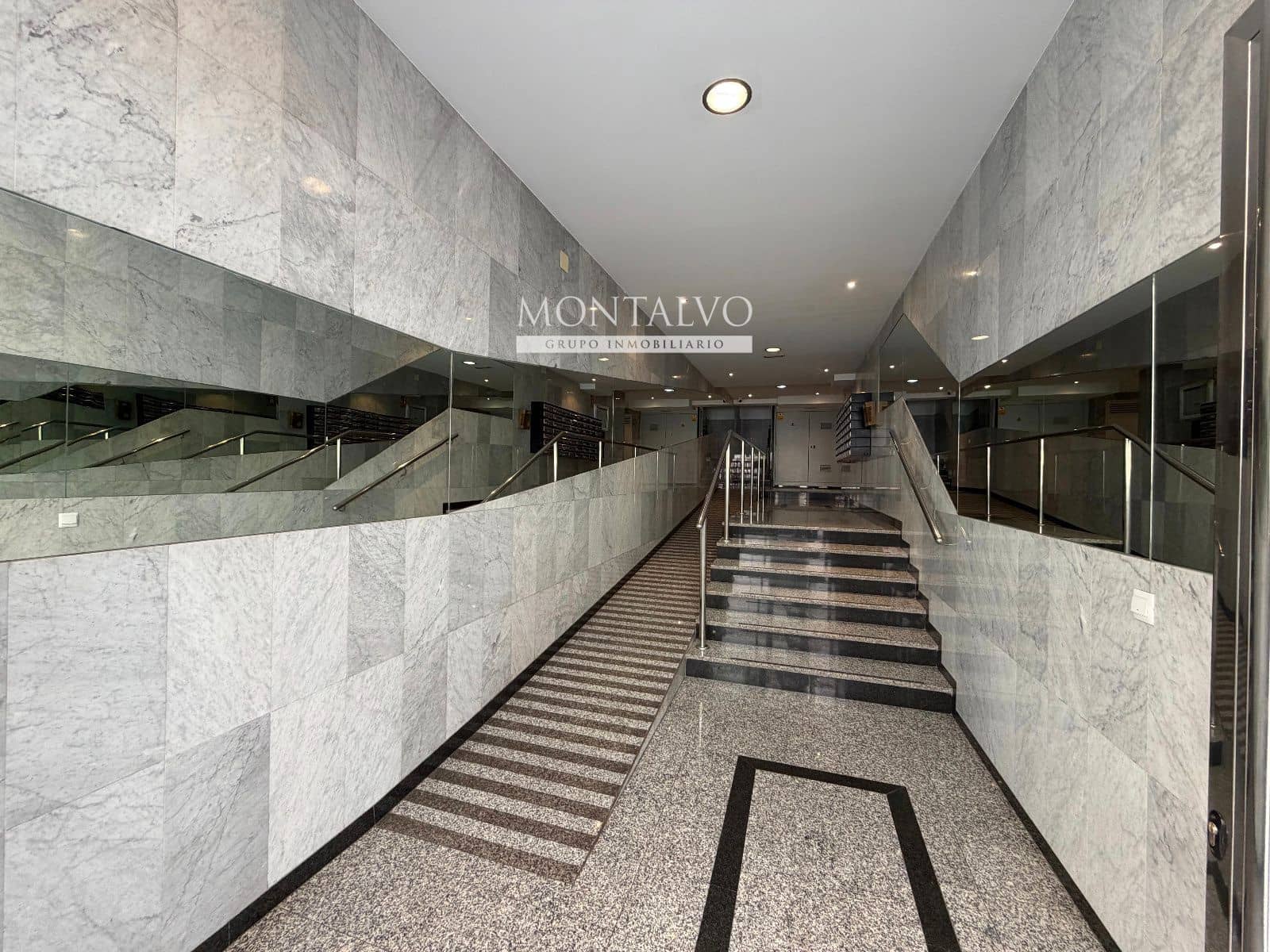 3 quarto Apartamento para arrendar em Malaga cidade - 1 200 € (Ref: 9632828)