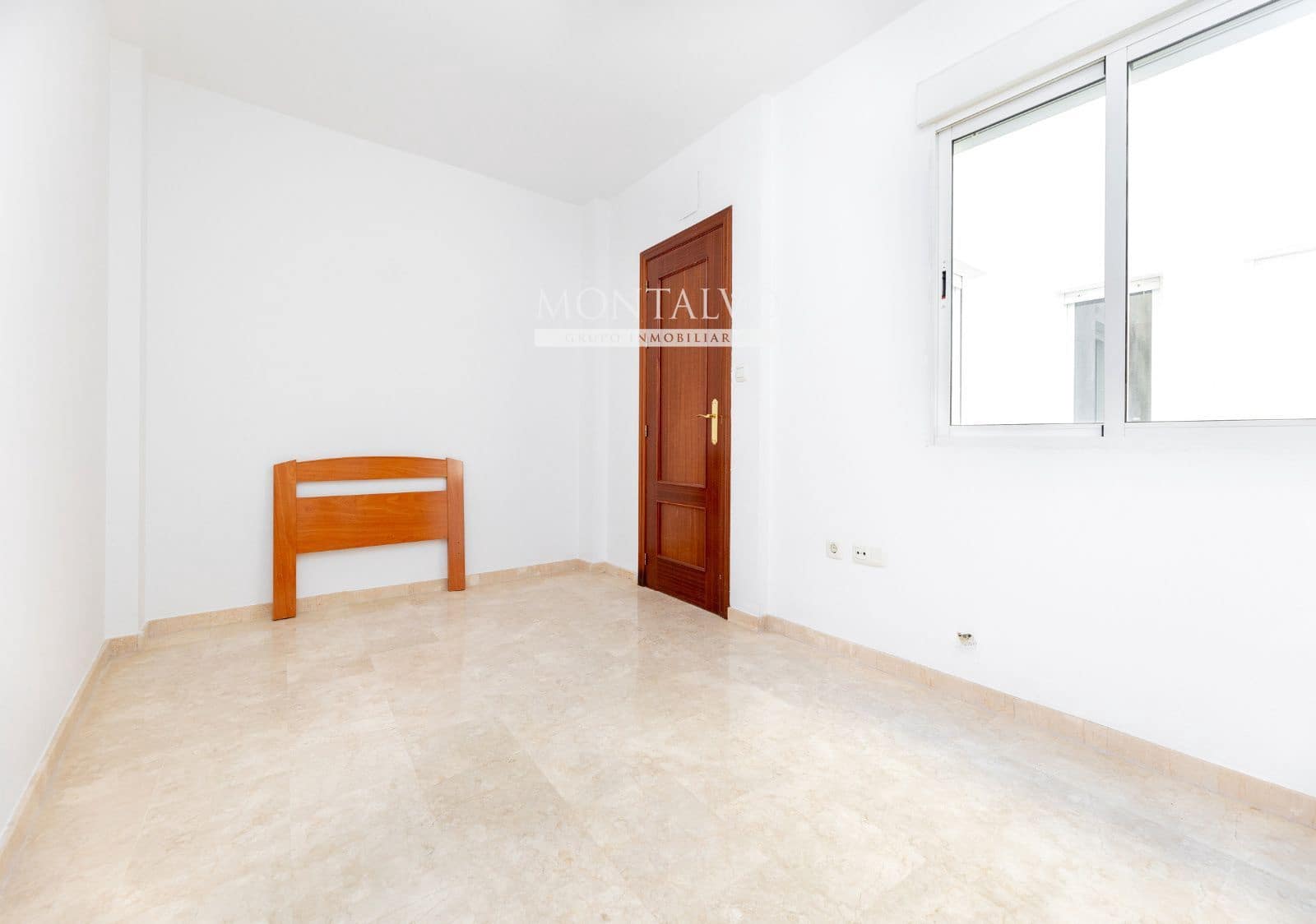 2 bedroom Flat for sale in Atarfe with garage - € 135,000 (Ref: 9700175)