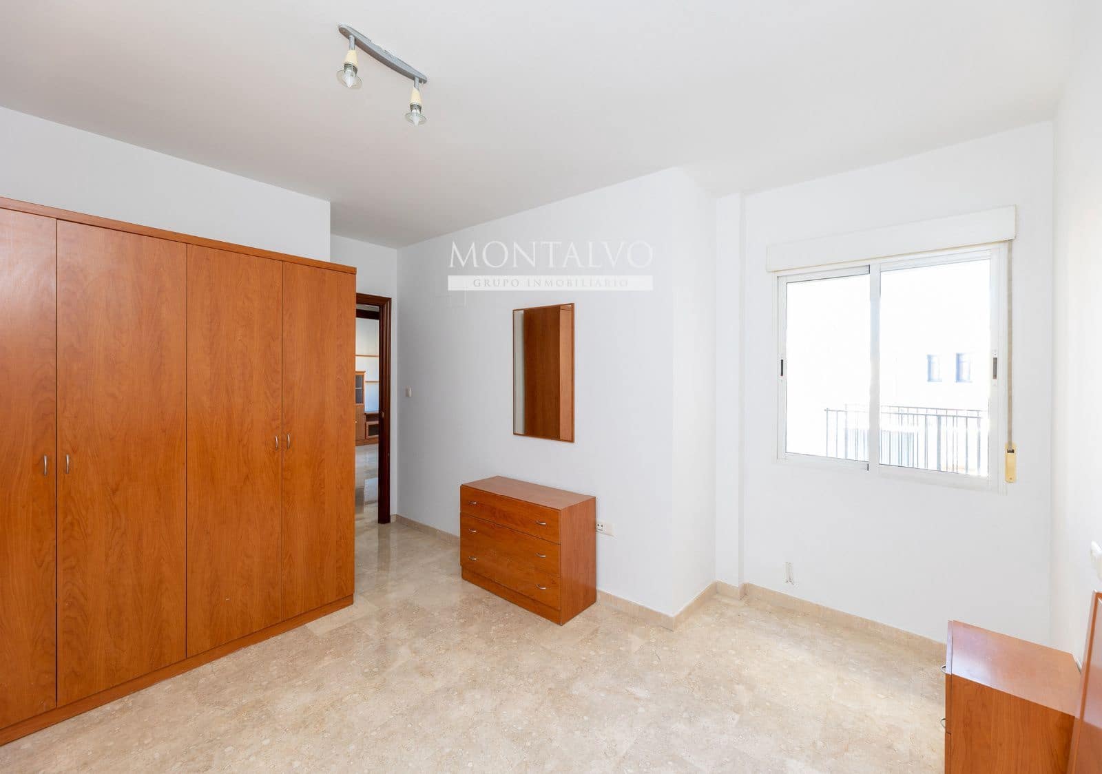 2 bedroom Flat for sale in Atarfe with garage - € 135,000 (Ref: 9700175)