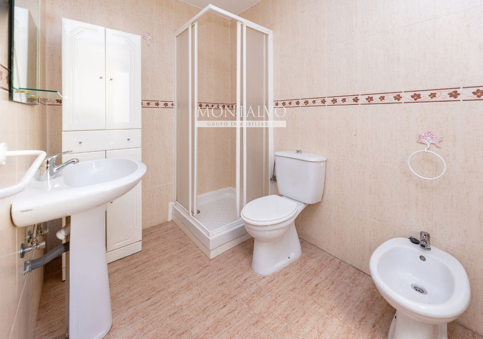 2 bedroom Flat for sale in Atarfe with garage - € 135,000 (Ref: 9700175)