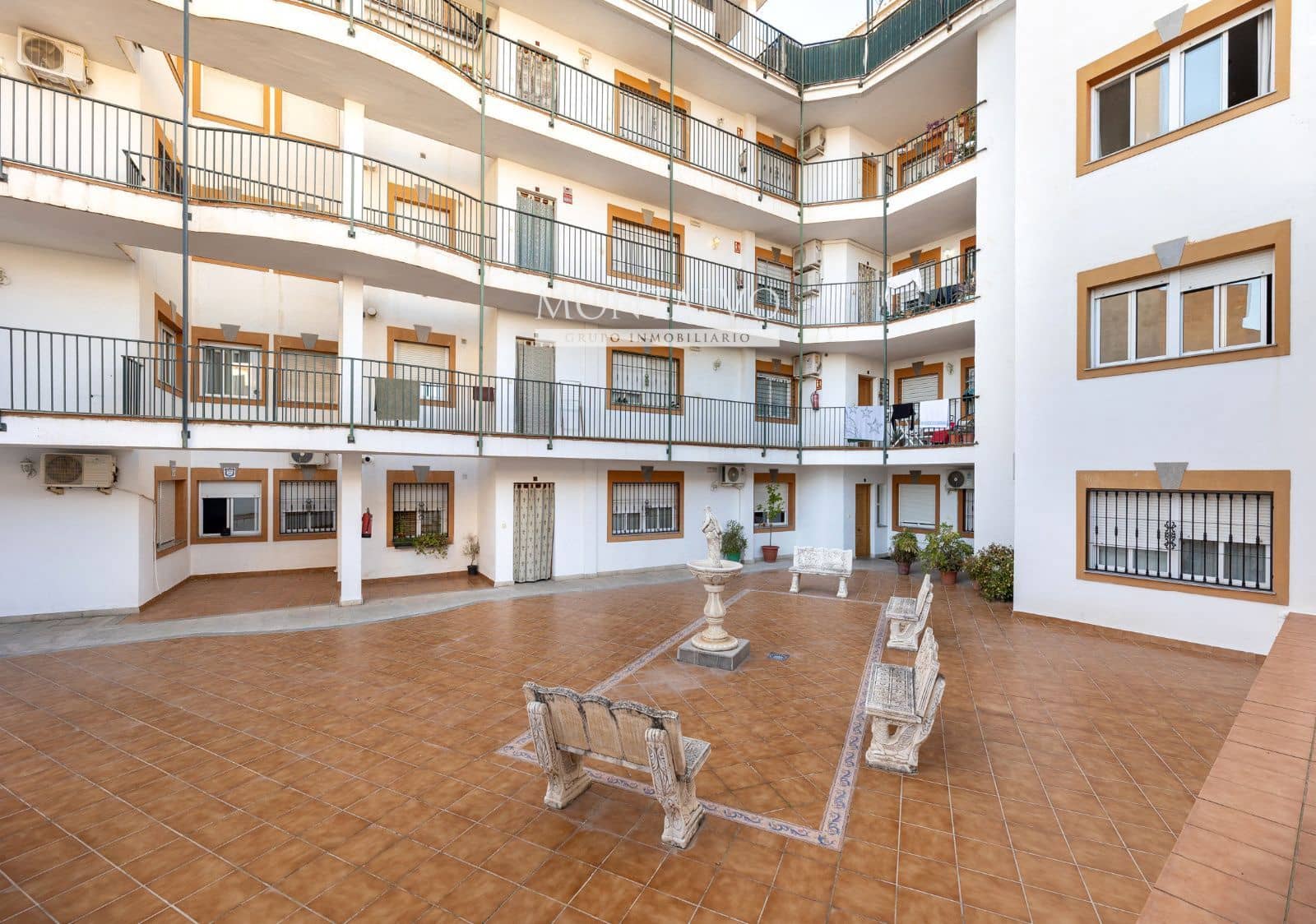 2 bedroom Flat for sale in Atarfe with garage - € 135,000 (Ref: 9700175)