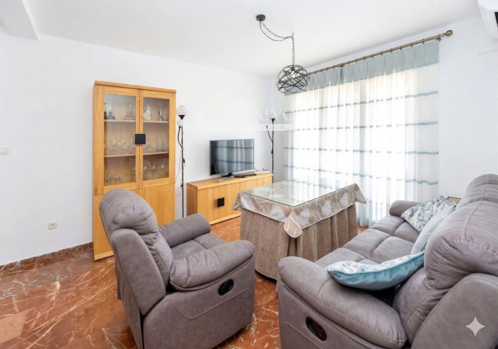 3 bedroom Flat for rent in Granada city with pool garage - € 1,200 (Ref: 9754253)