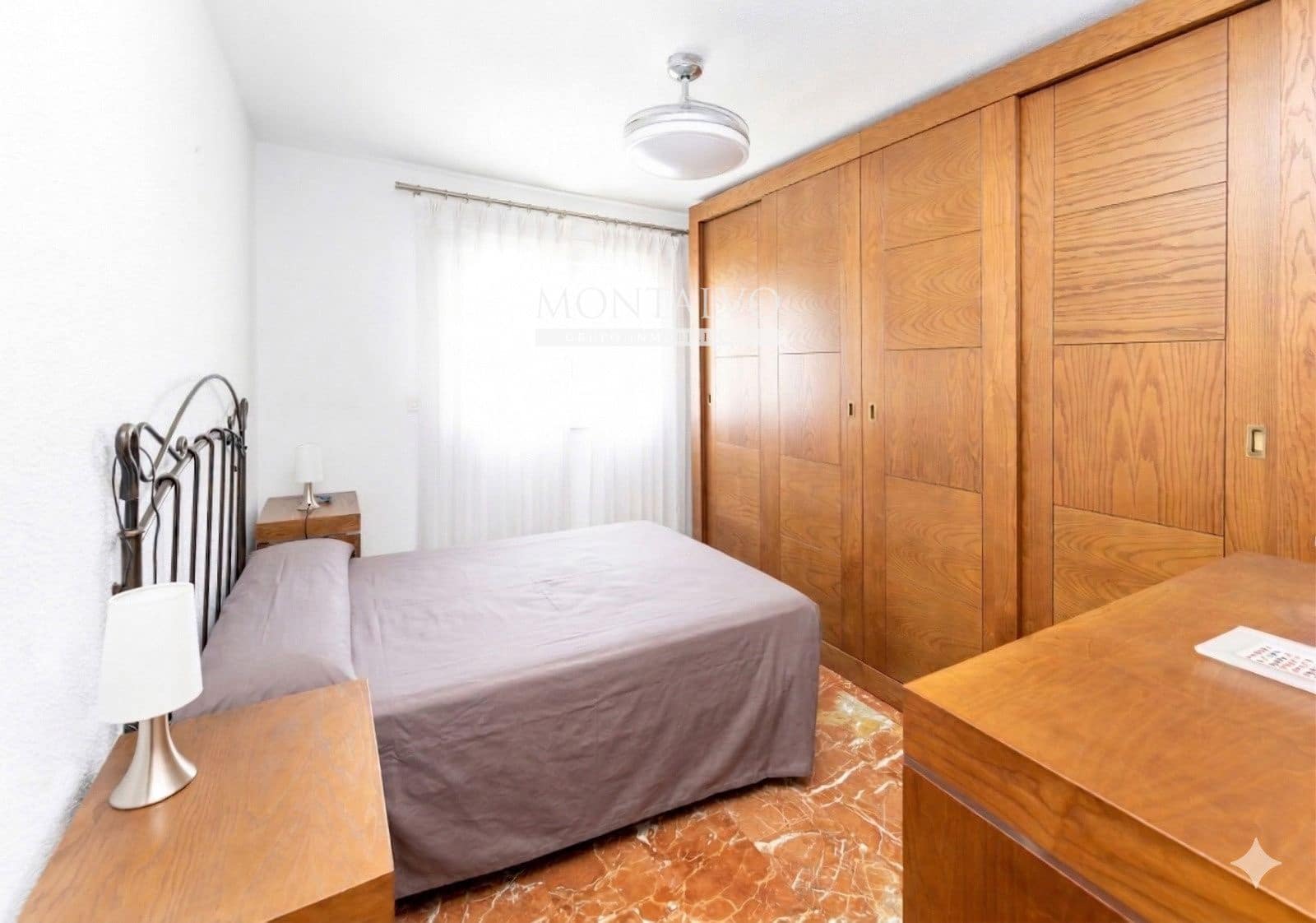 3 bedroom Flat for rent in Granada city with pool garage - € 1,200 (Ref: 9754253)