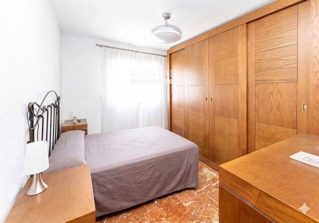 3 bedroom Flat for rent in San Francisco Javier, Granada city with pool garage - € 1,200 (Ref: 9754253)