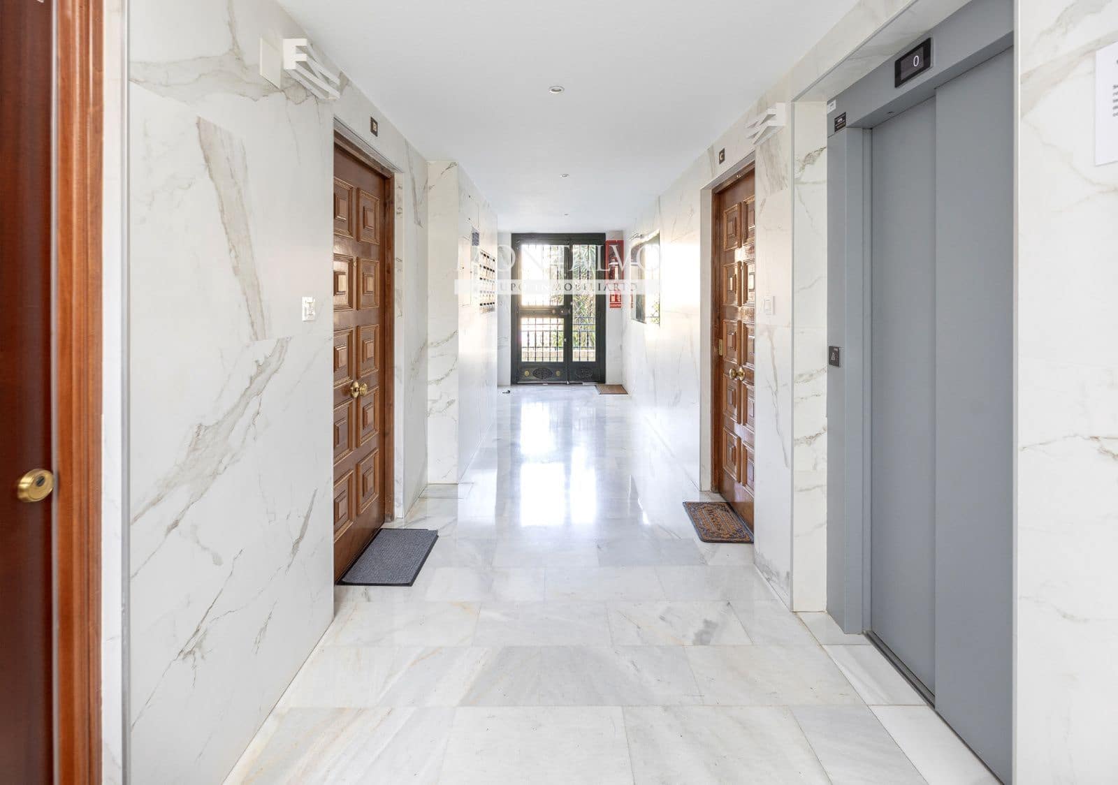 3 bedroom Flat for rent in Granada city with pool garage - € 1,200 (Ref: 9754253)