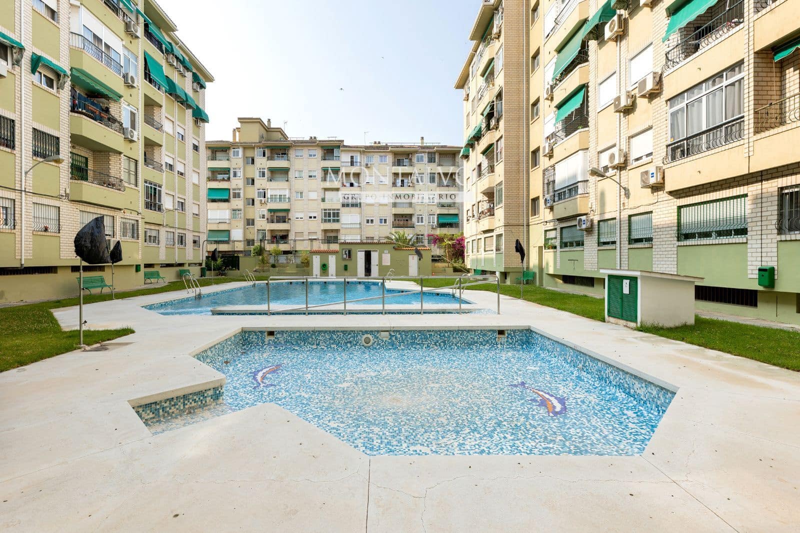 3 bedroom Flat for rent in Granada city with pool garage - € 1,200 (Ref: 9754253)