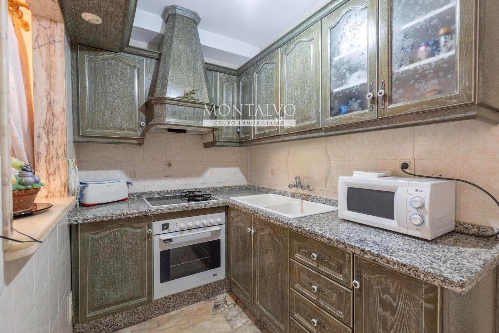 4 chambre Appartement à vendre à Atarfe avec garage - 179 900 € (Ref: 9770007)