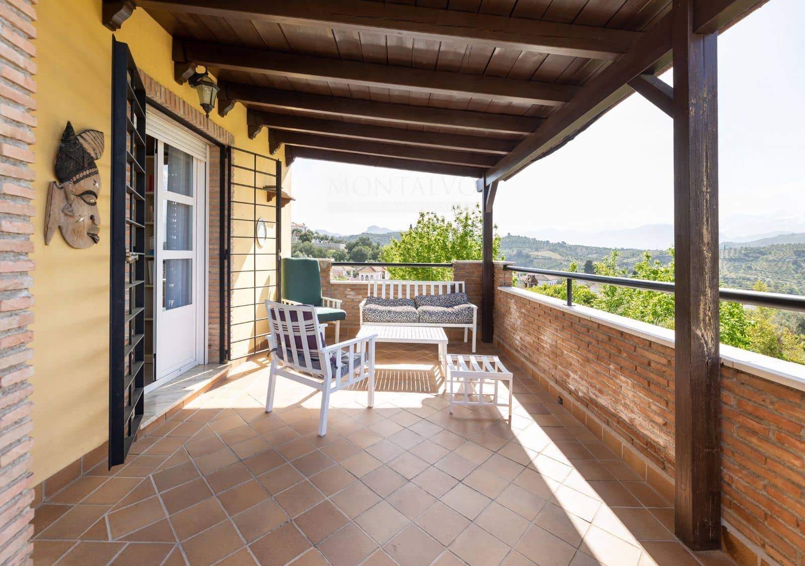 Villa for sale in Huetor Santillan - € 520,000 (Ref: 9803766)