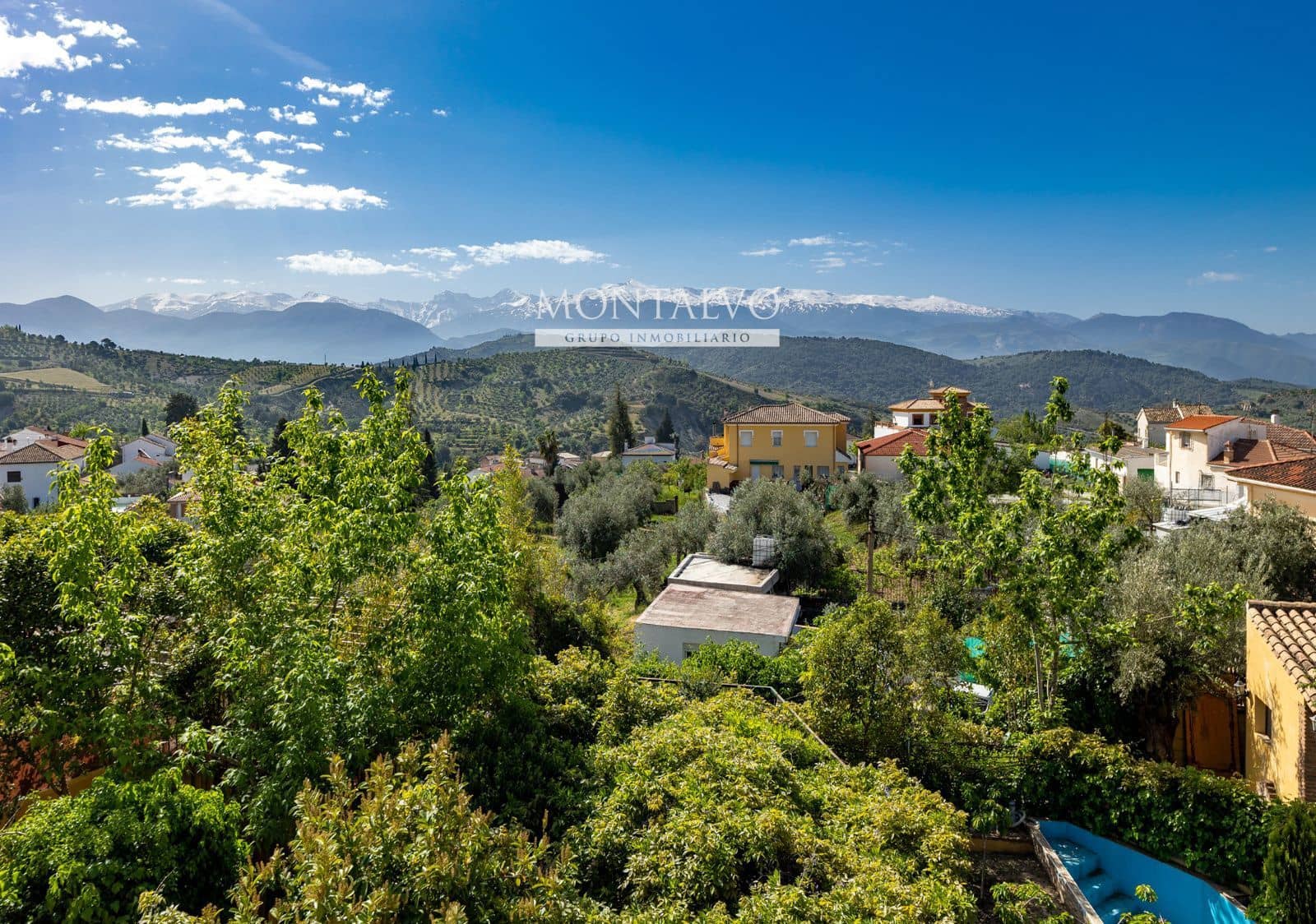 Villa for sale in Huetor Santillan - € 520,000 (Ref: 9803766)