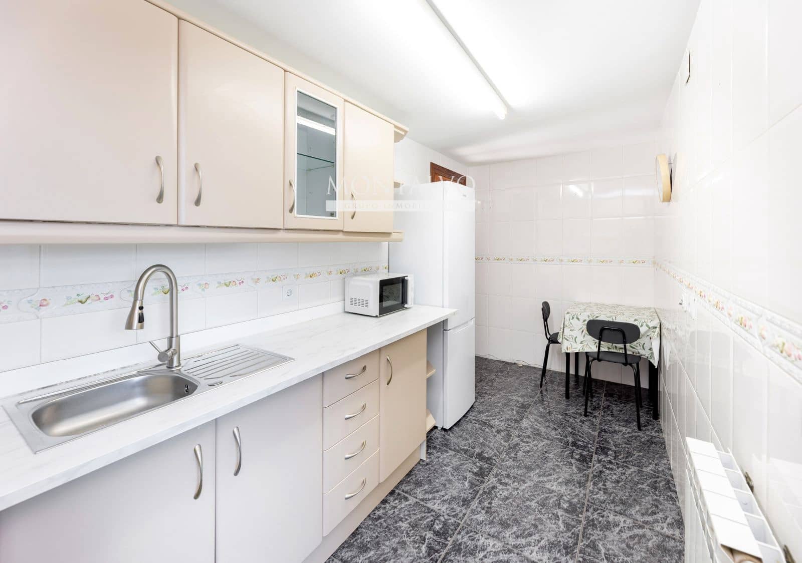 3 quarto Apartamento para arrendar em Atarfe - 700 € (Ref: 9819635)
