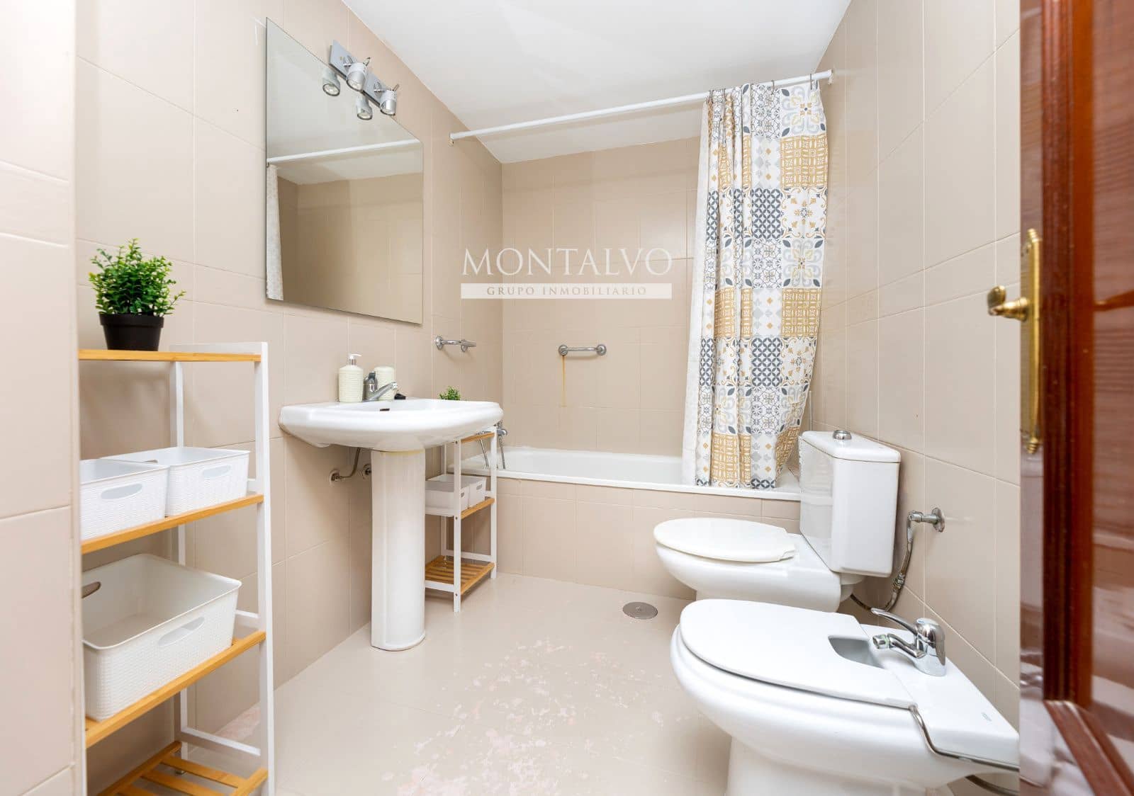 3 quarto Apartamento para arrendar em Atarfe - 700 € (Ref: 9819635)