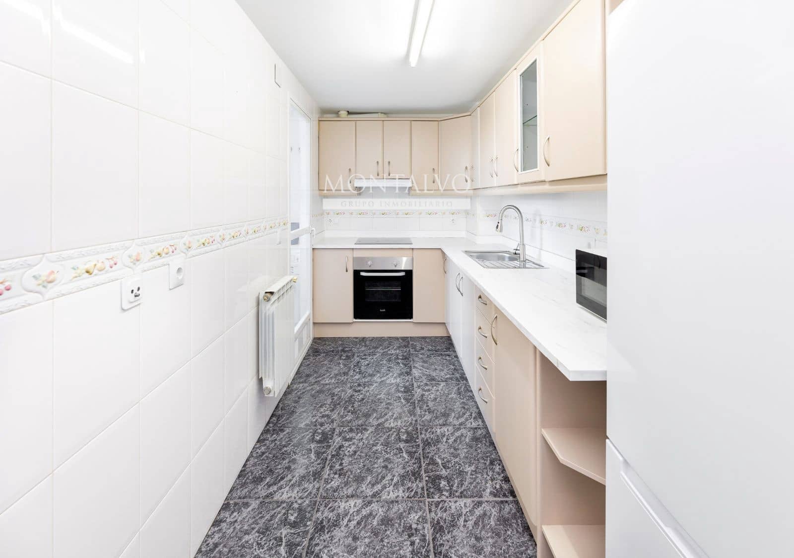 3 quarto Apartamento para arrendar em Atarfe - 700 € (Ref: 9819635)