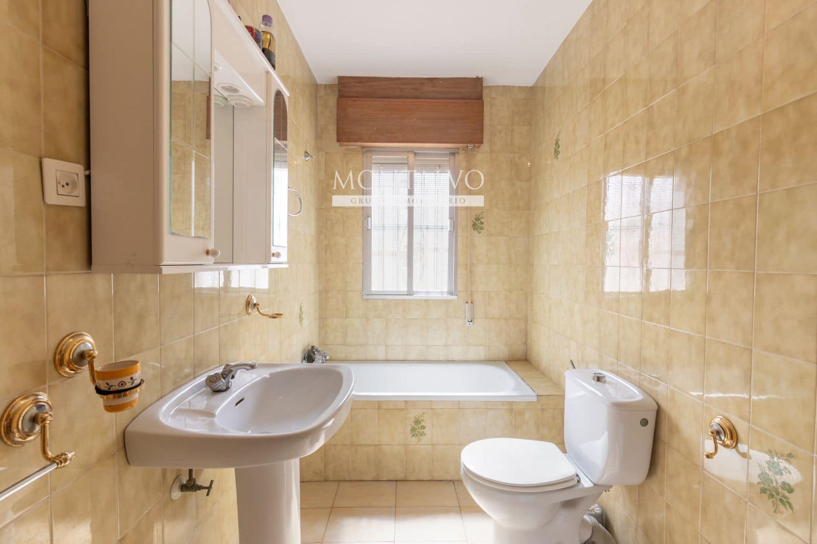 5 bedroom Villa for sale in Atarfe - € 175,000 (Ref: 9821686)