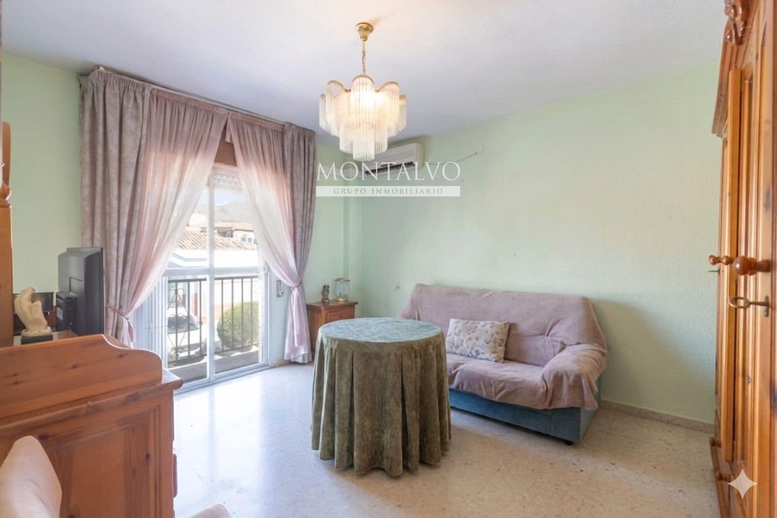 5 bedroom Villa for sale in Atarfe - € 175,000 (Ref: 9821686)
