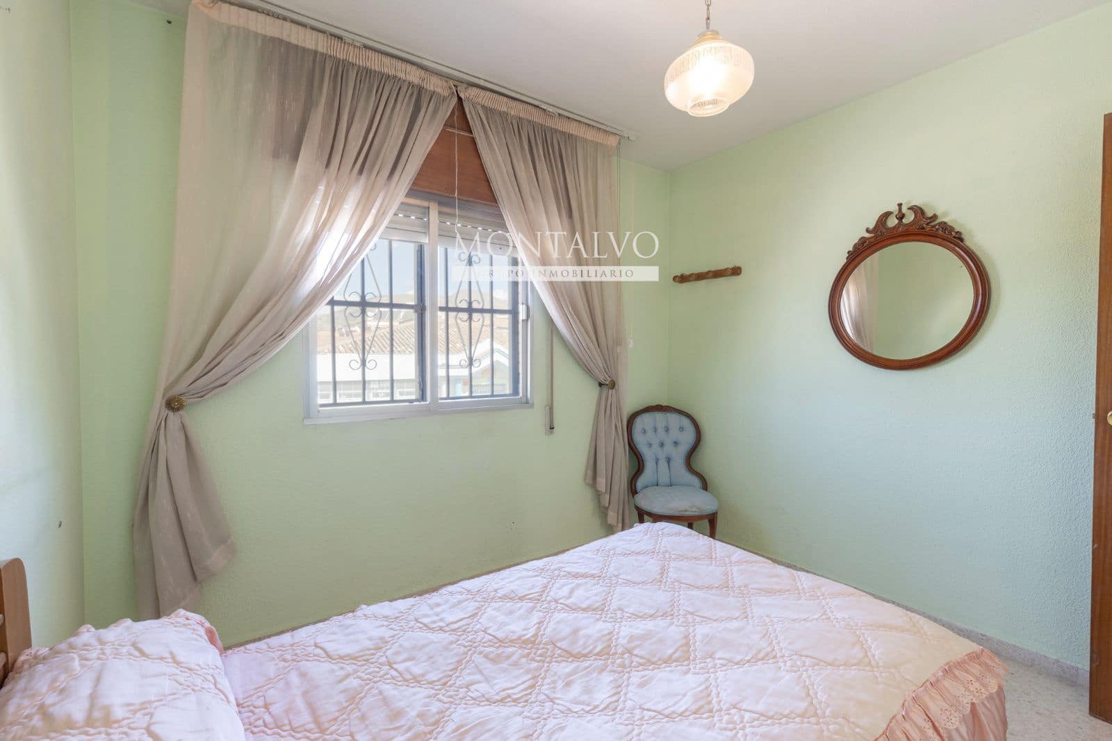 5 bedroom Villa for sale in Atarfe - € 175,000 (Ref: 9821686)