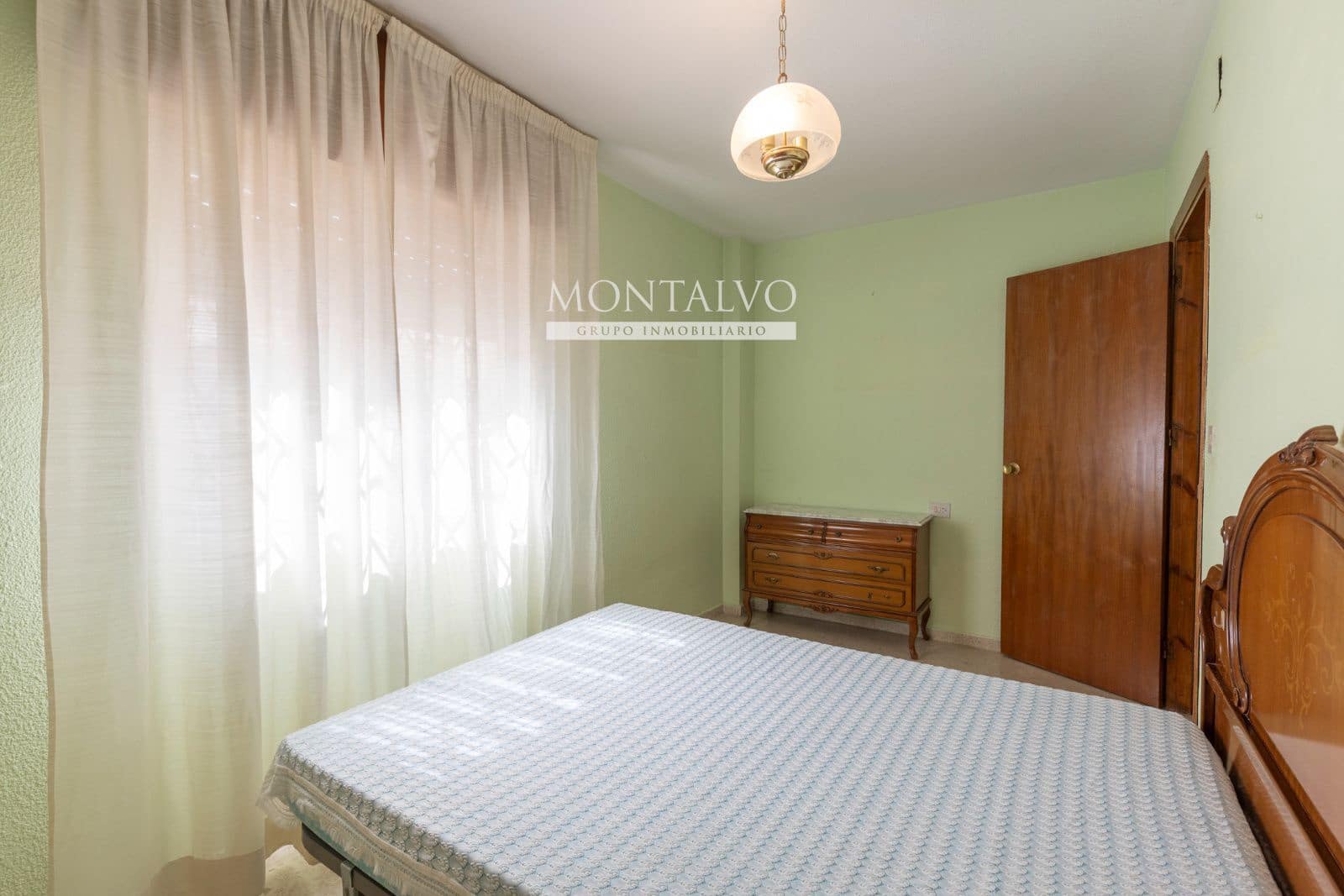 5 bedroom Villa for sale in Atarfe - € 175,000 (Ref: 9821686)