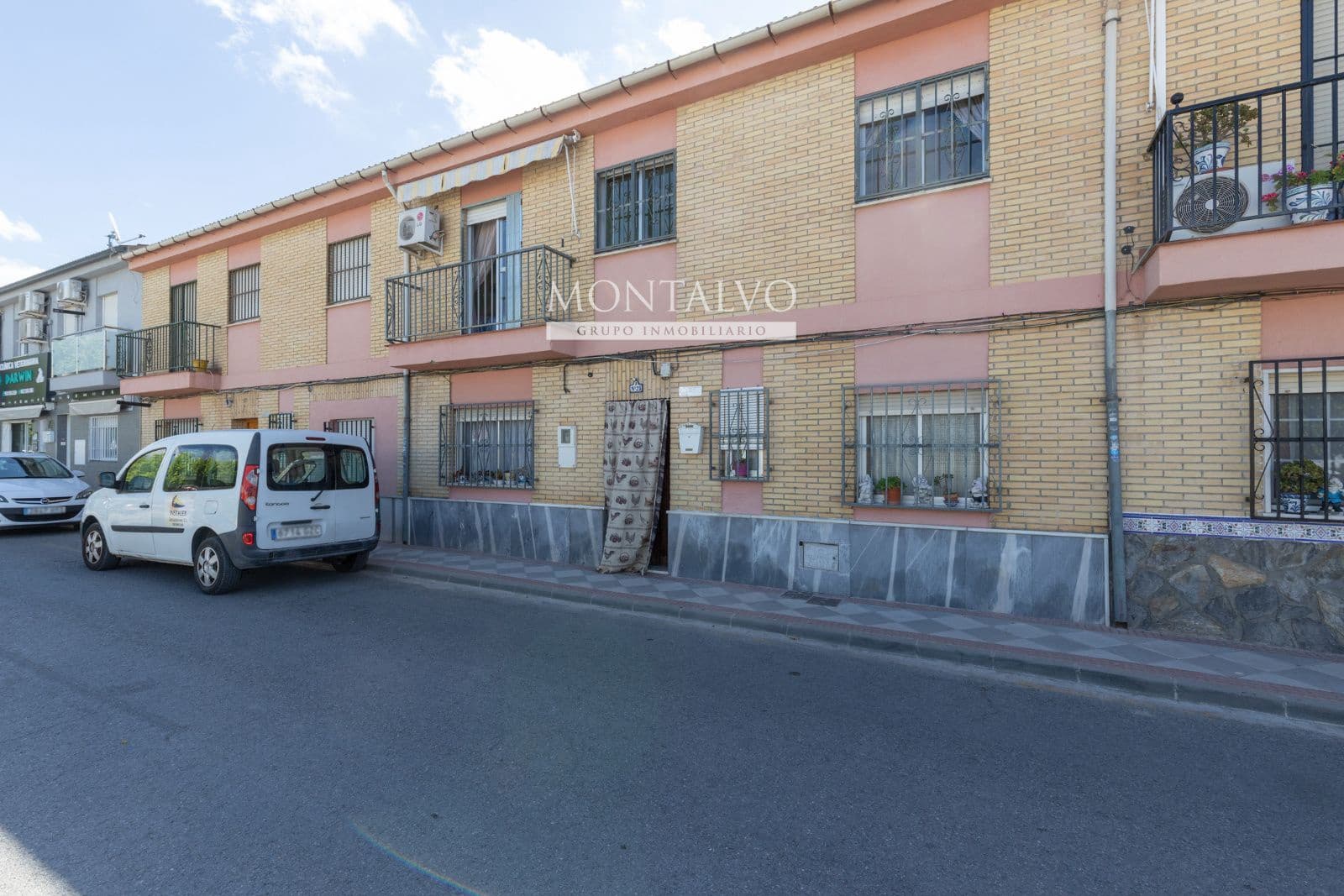 5 bedroom Villa for sale in Atarfe - € 175,000 (Ref: 9821686)