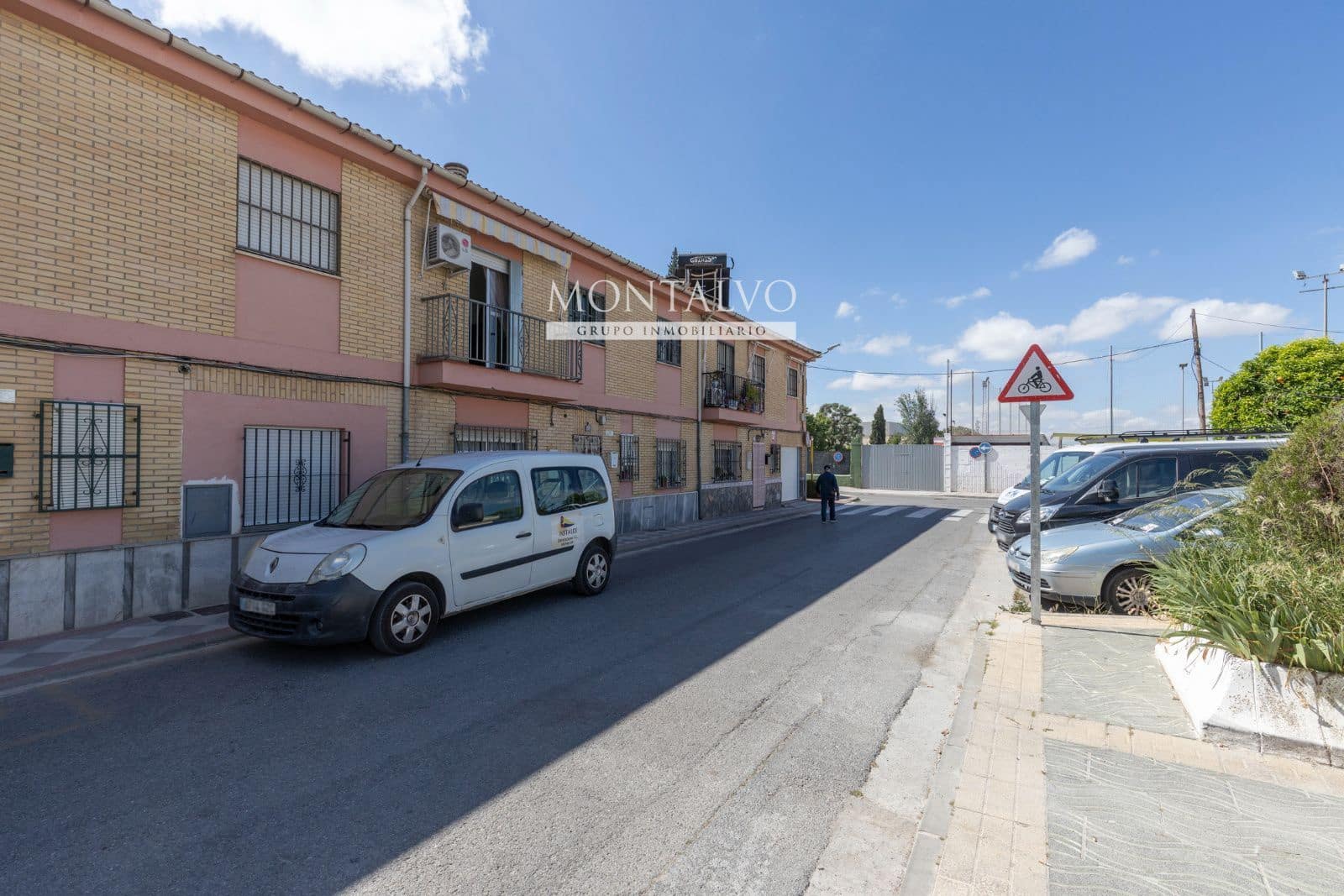 5 bedroom Villa for sale in Atarfe - € 175,000 (Ref: 9821686)