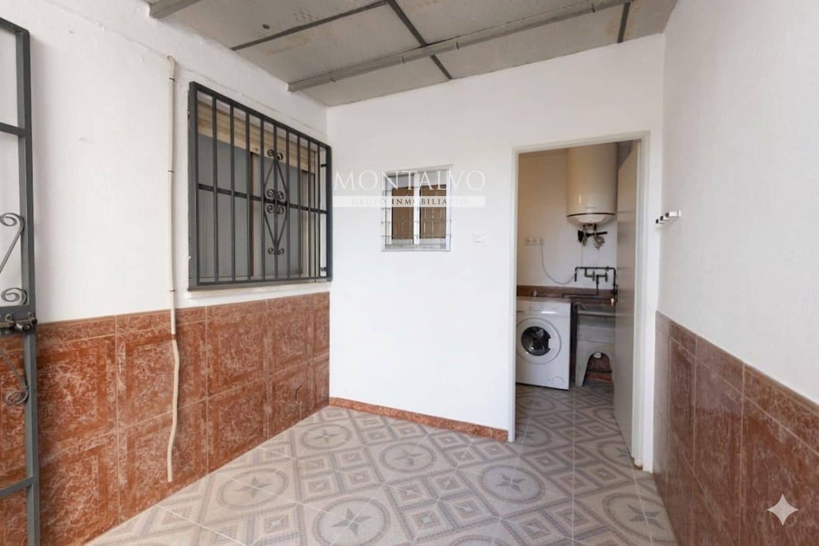 5 bedroom Villa for sale in Atarfe - € 175,000 (Ref: 9821686)