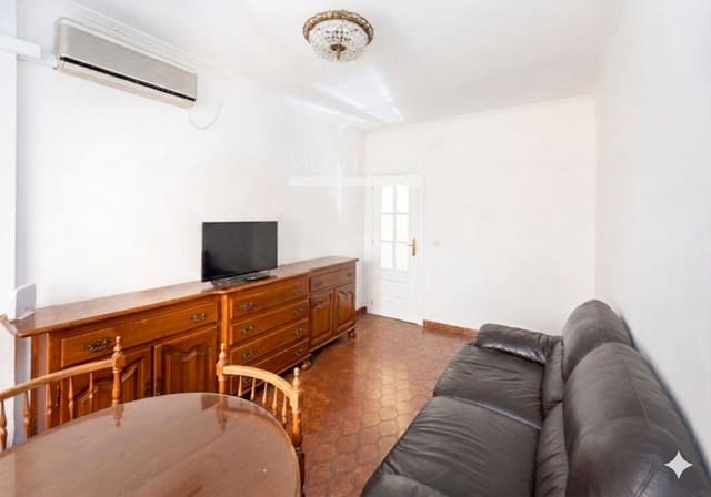 4 soveværelse Lejlighed til salg i Camino de Ronda - Rosaleda, Granada by - € 290.000 (Ref: 9824227)