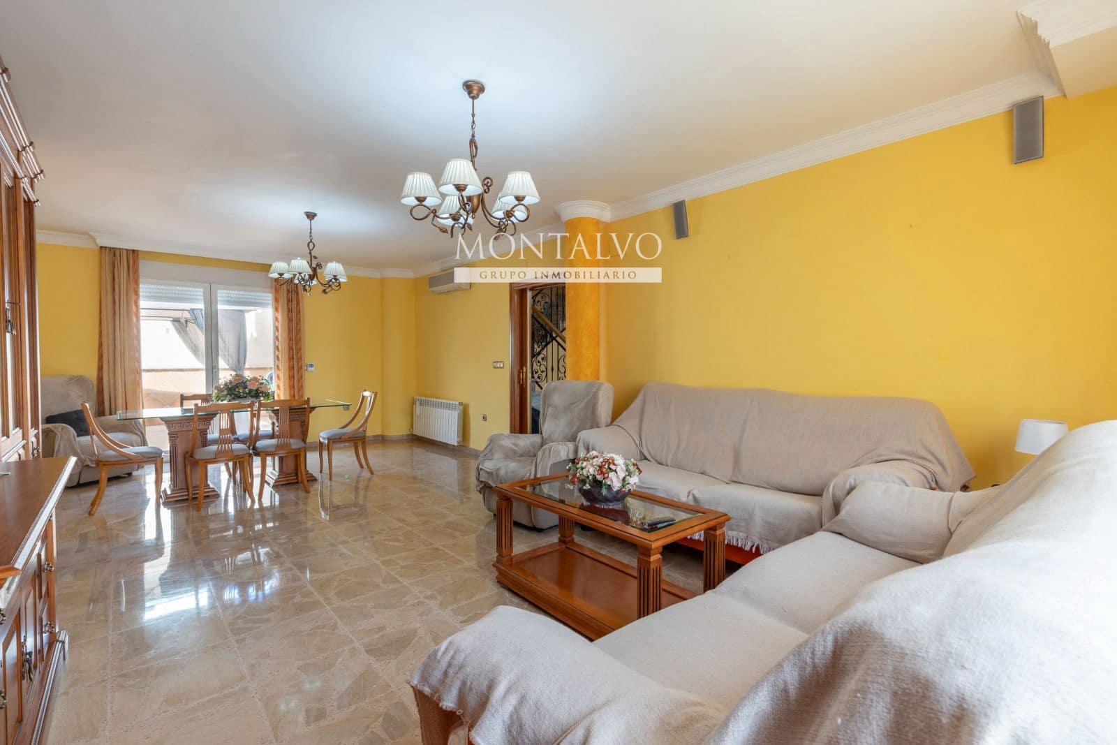 4 bedroom Townhouse for sale in Albolote with garage - € 299,000 (Ref: 9827695)