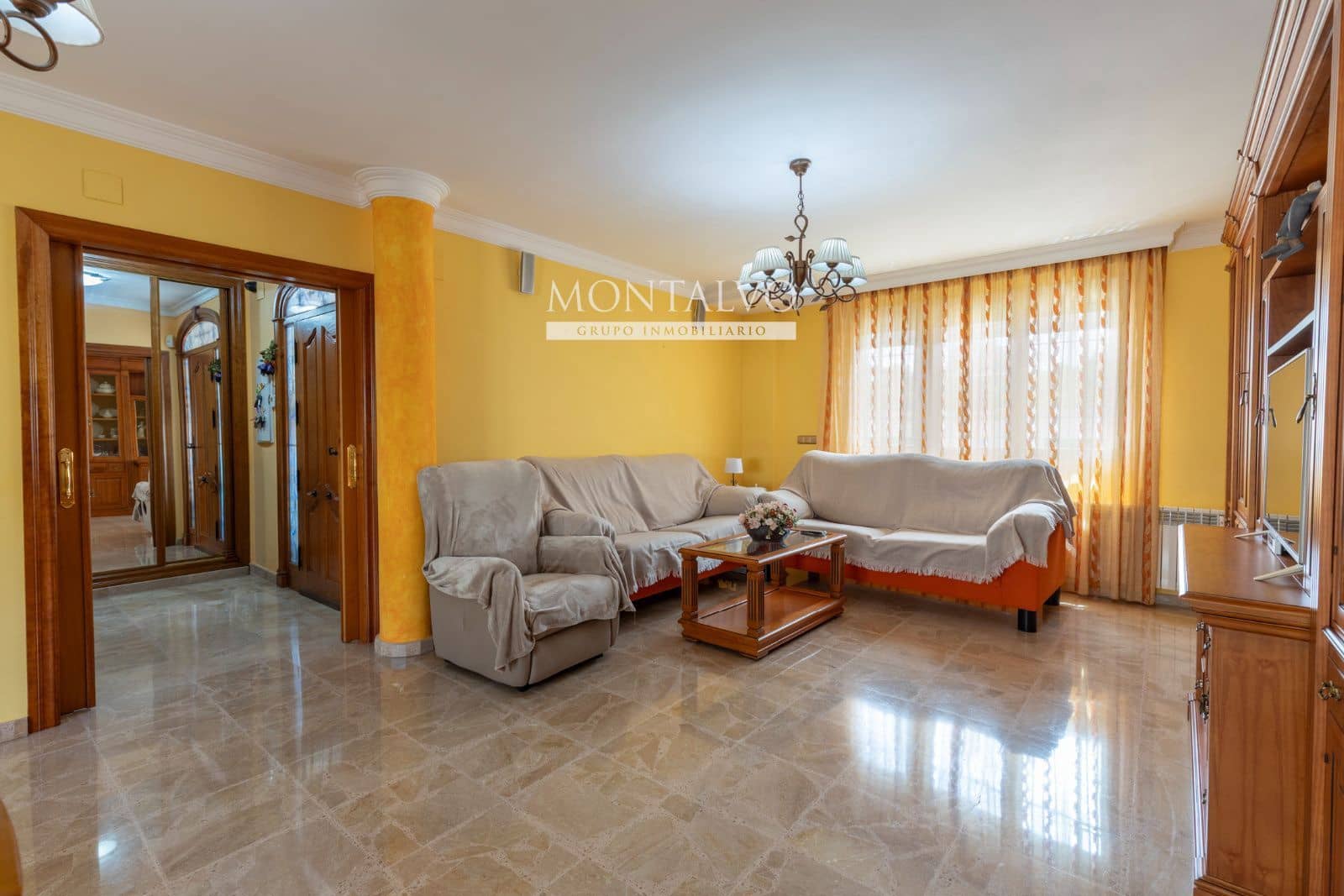 4 bedroom Townhouse for sale in Albolote with garage - € 299,000 (Ref: 9827695)