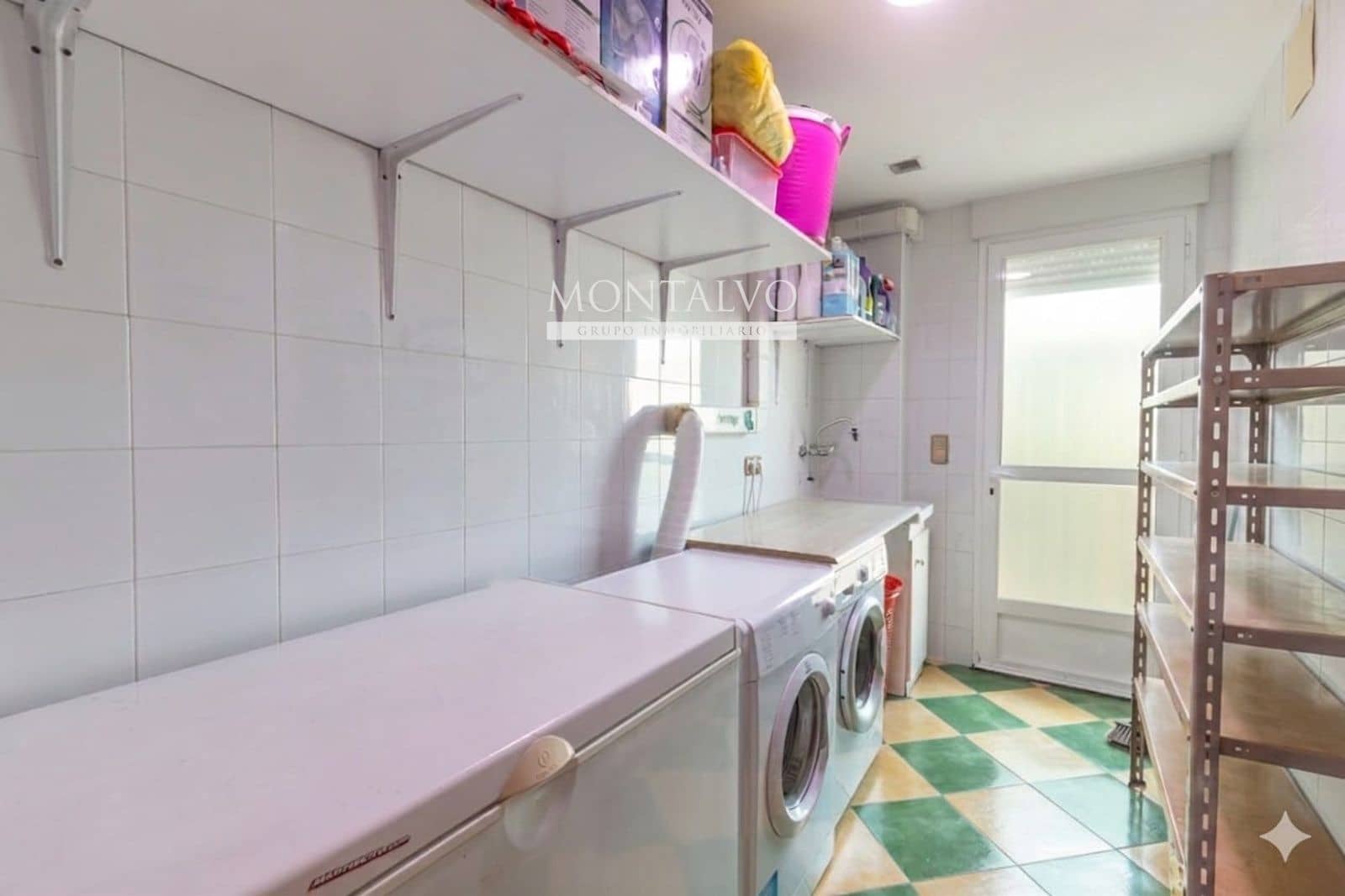 4 bedroom Townhouse for sale in Albolote with garage - € 299,000 (Ref: 9827695)