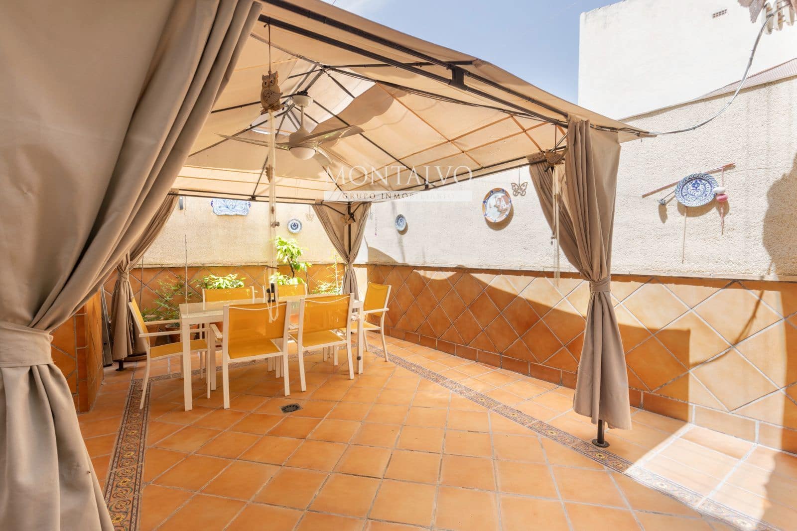 4 bedroom Townhouse for sale in Albolote with garage - € 299,000 (Ref: 9827695)