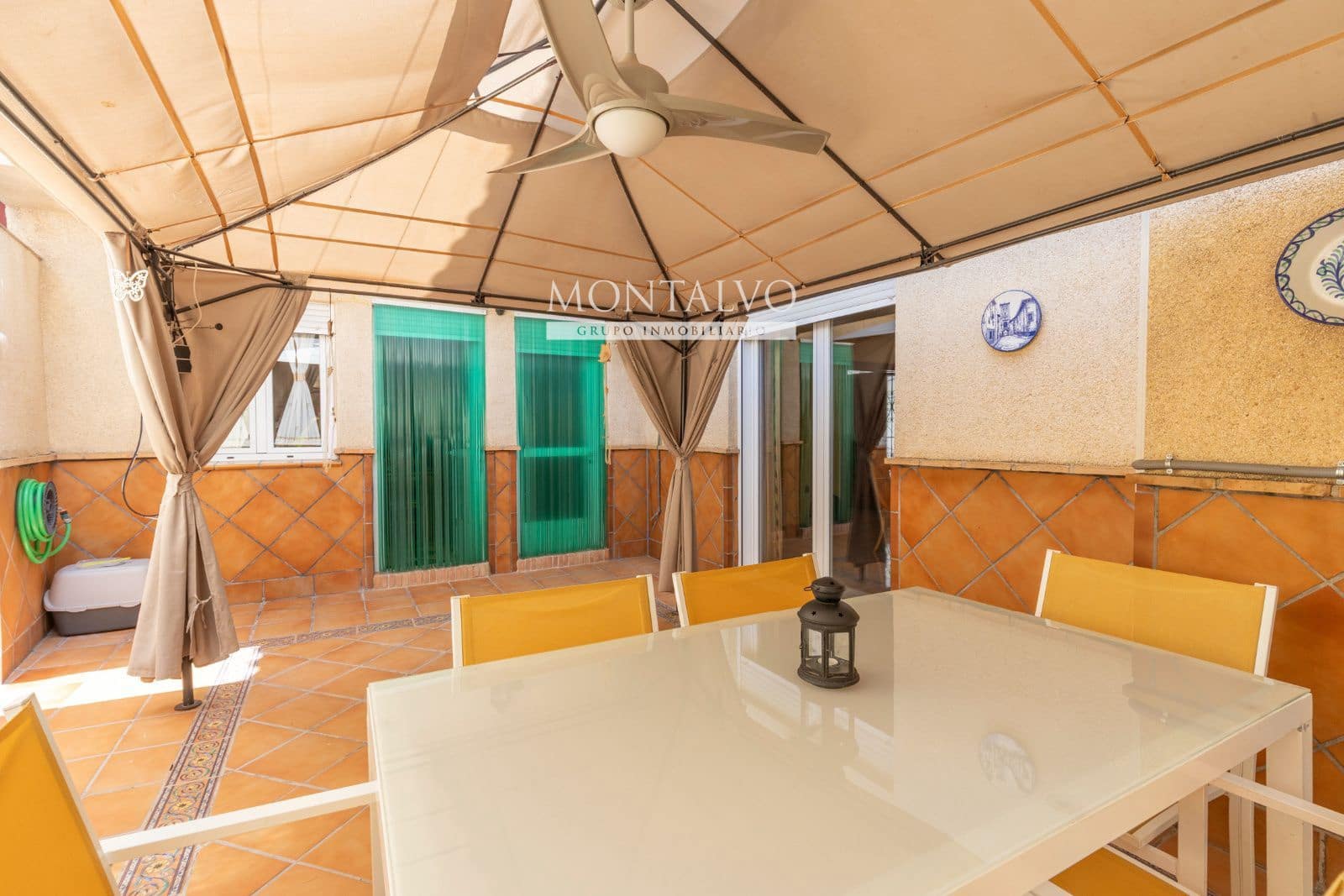 4 bedroom Townhouse for sale in Albolote with garage - € 299,000 (Ref: 9827695)