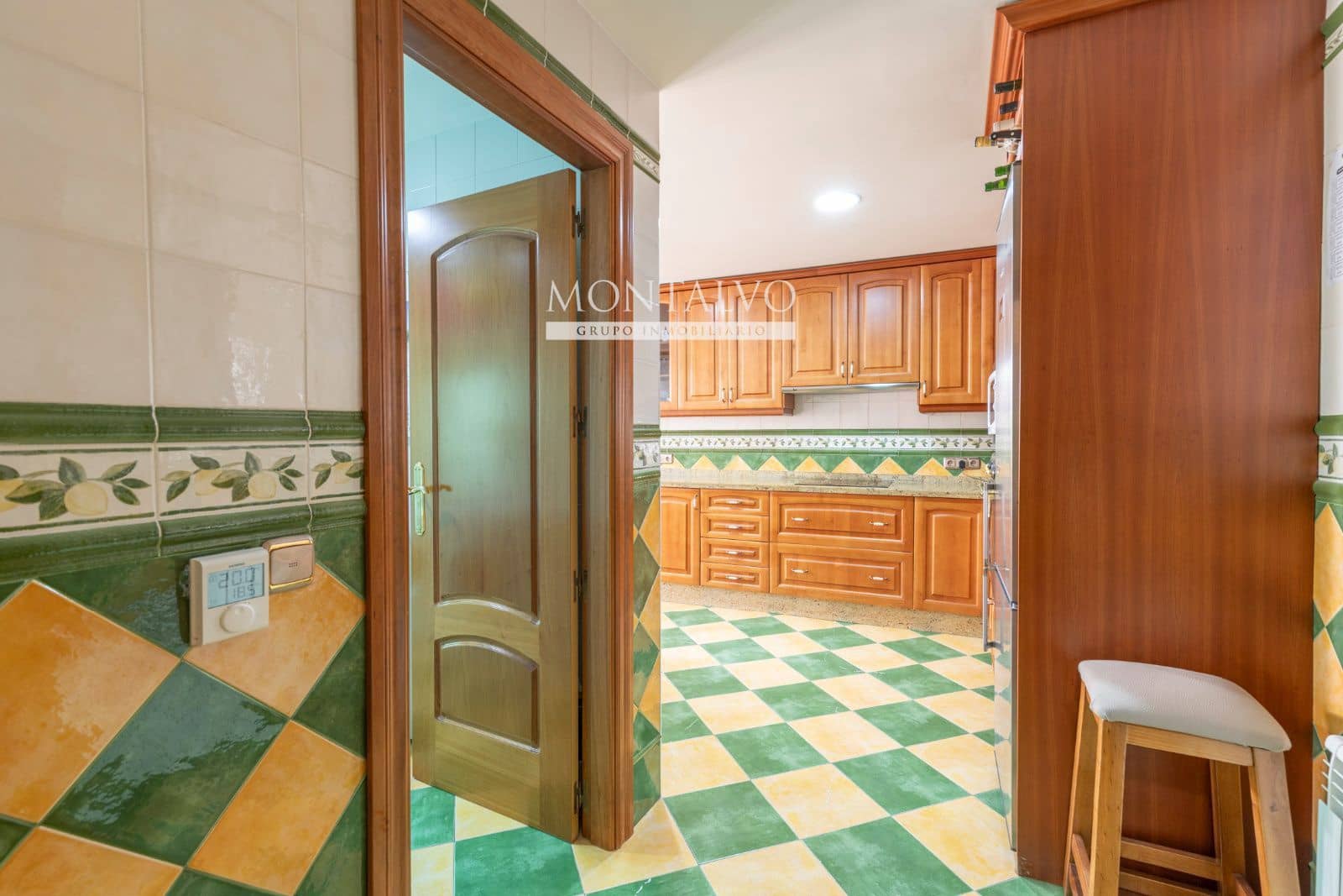 4 bedroom Townhouse for sale in Albolote with garage - € 299,000 (Ref: 9827695)