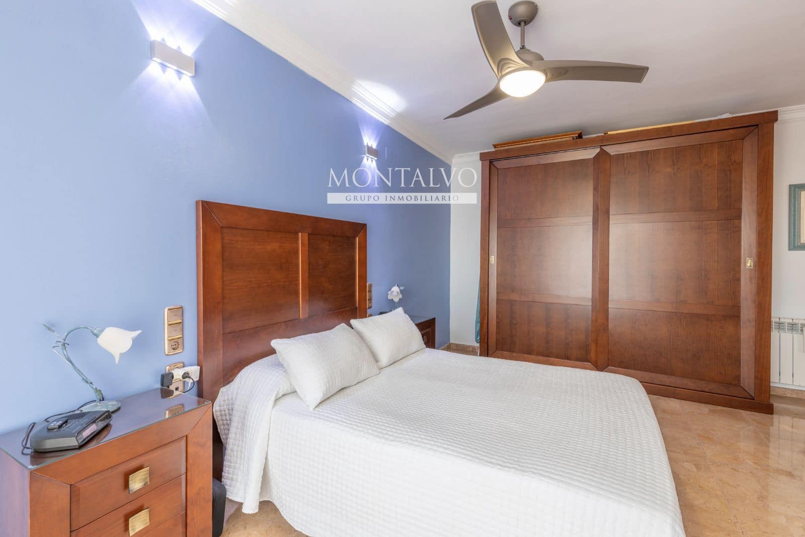 4 bedroom Townhouse for sale in Albolote with garage - € 299,000 (Ref: 9827695)