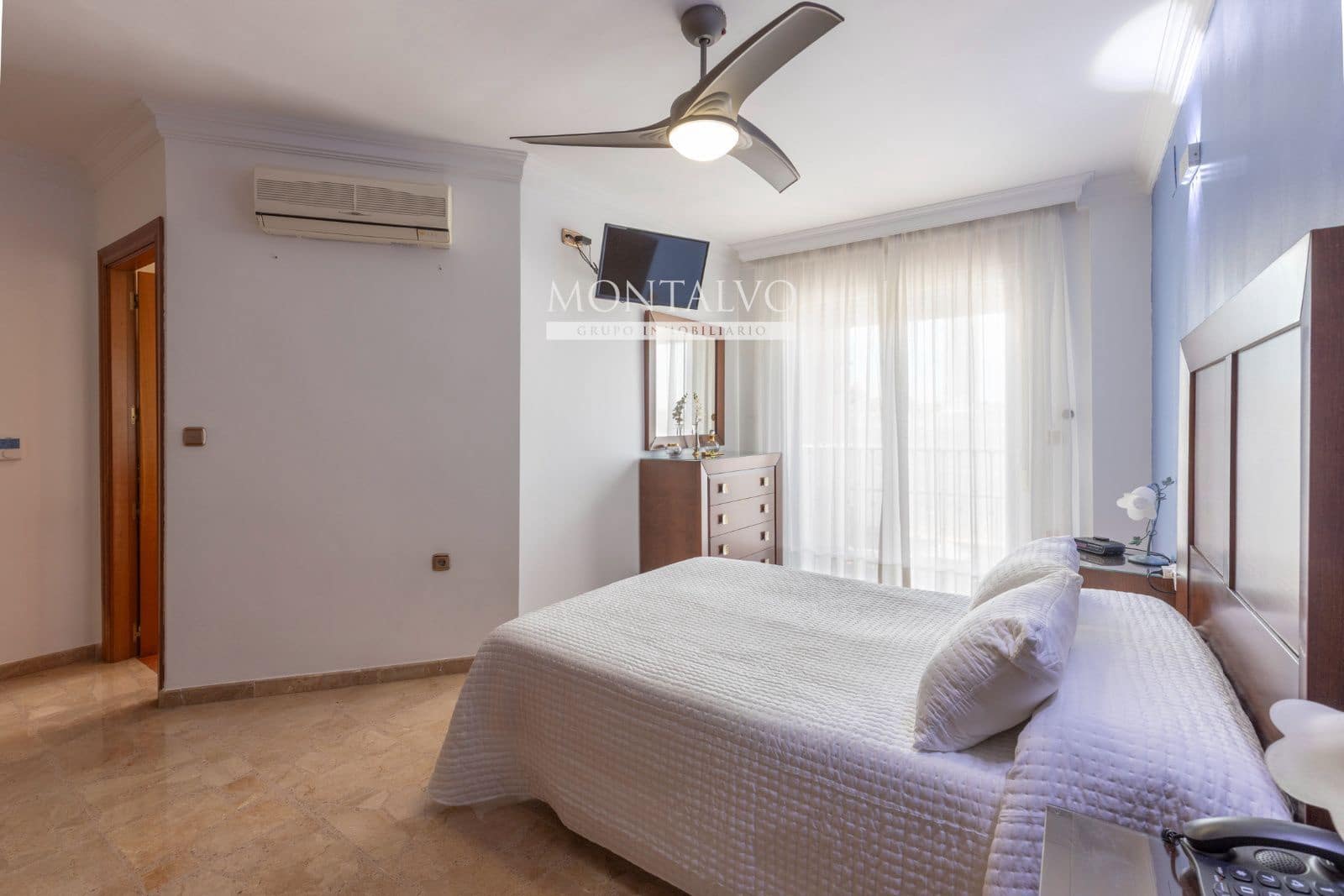 4 bedroom Townhouse for sale in Albolote with garage - € 299,000 (Ref: 9827695)